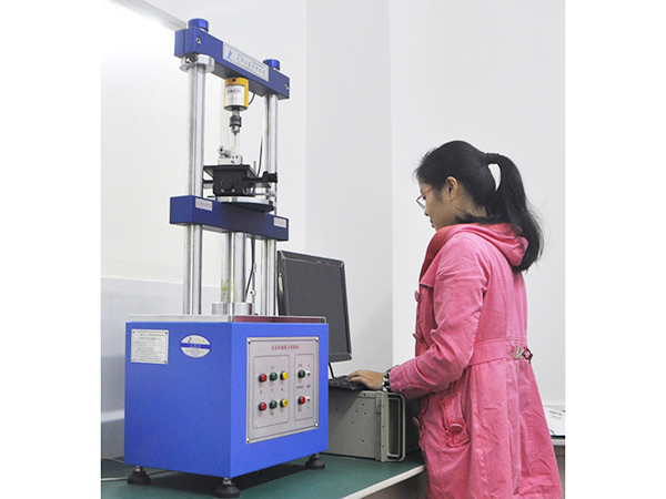 自动插拔拉脱力测试机
